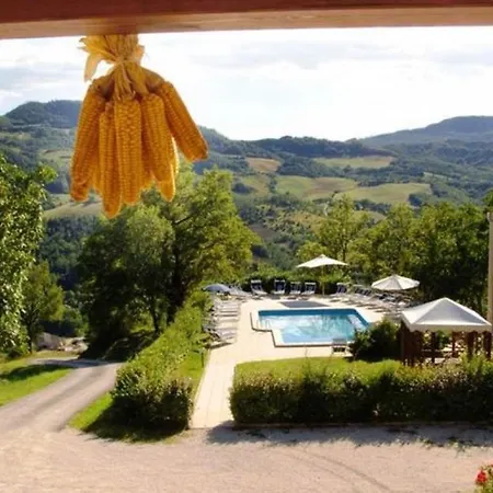 Sleeps 6 Pool Wifi Apartment