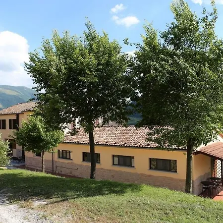 Sleeps 6 Pool Wifi Apartment