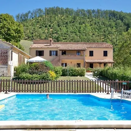 Apartment Sleeps 6 Pool Wifi